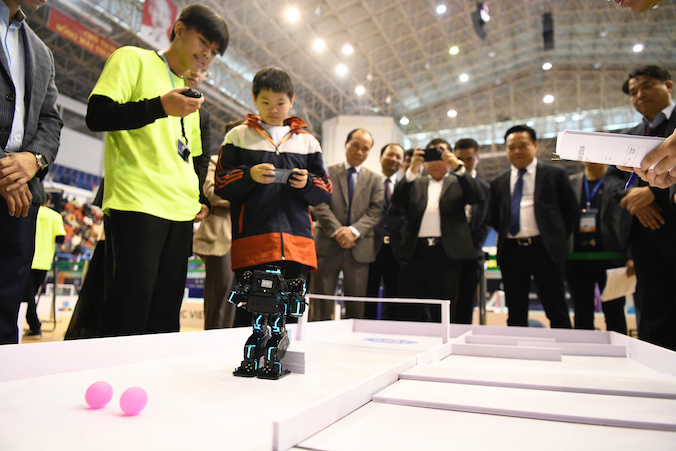 Hoc sinh uoc thi Vo dich Quoc gia STEM, AI va Robotics 2024 