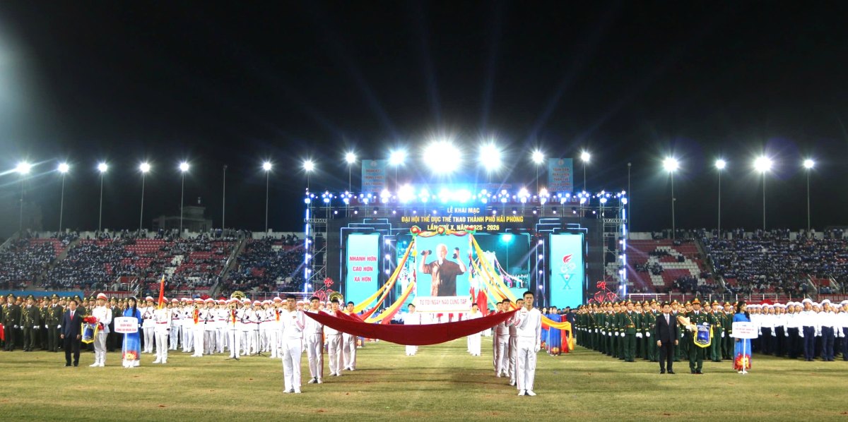 Hang nghin nguoi du khai mac Dai hoi The duc The thao TP Hai Phong. Ảnh: Bao chi Hai Phong