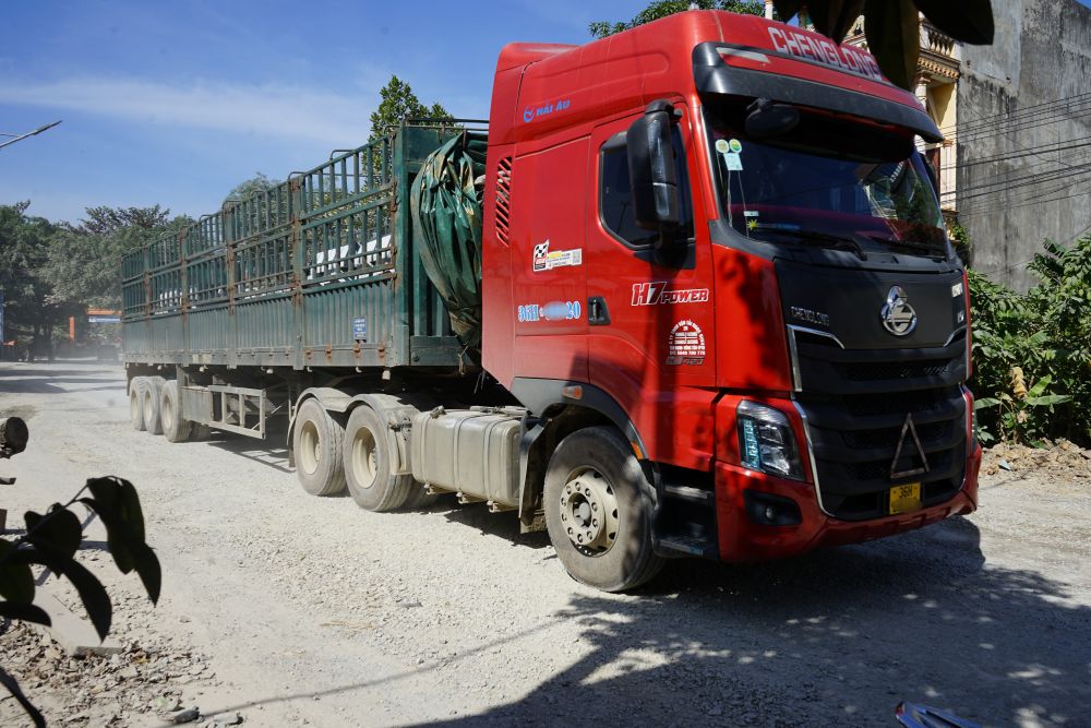 Chiec xe trong tai lon cho da 