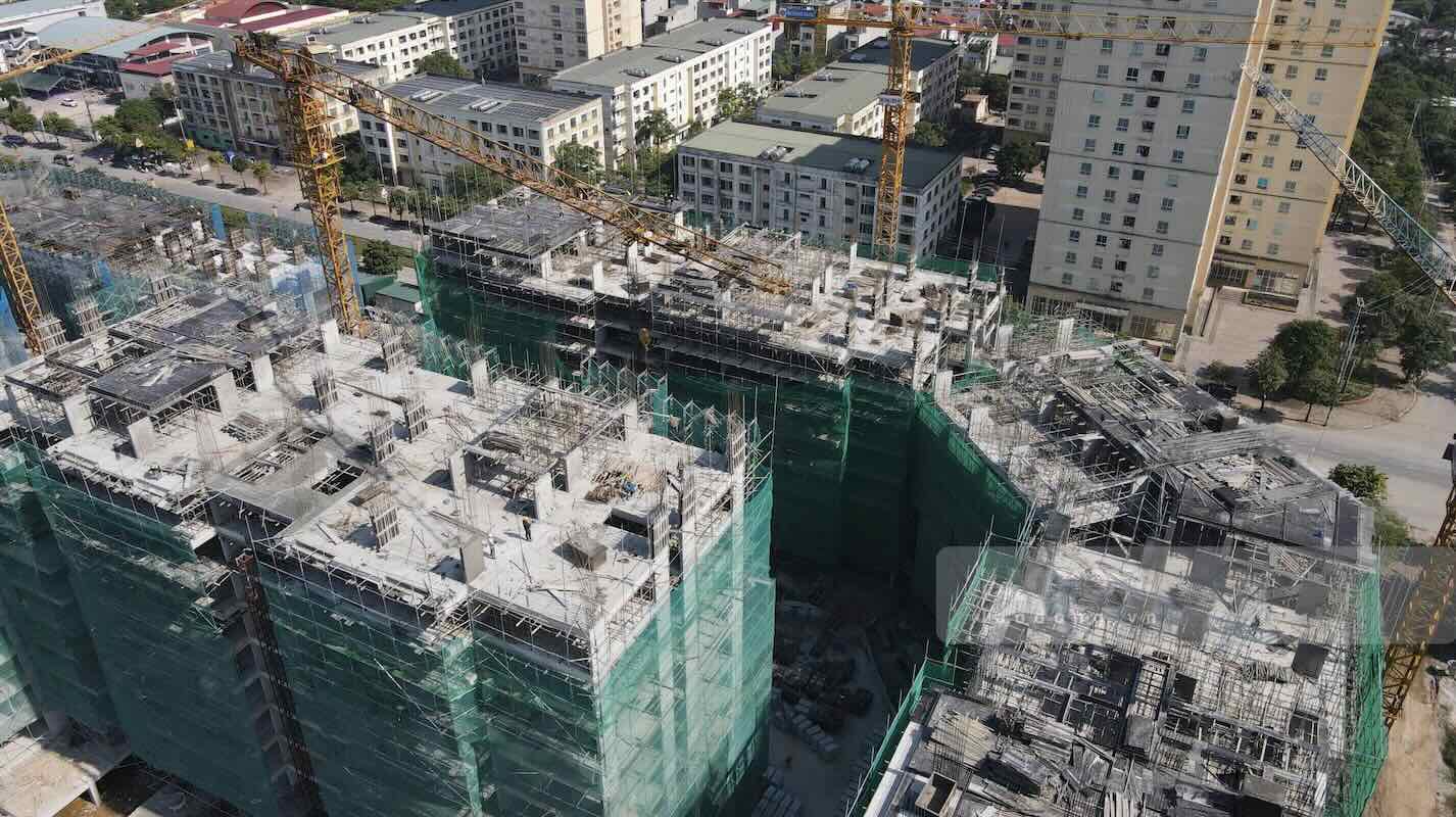 Ong Nguyen Thanh Trung - Giam doc Ban Quan ly Du an, dai dien Lien danh chu dau tu Handico & Viglacera - cho biet, cong trinh da thi cong den tang 10, du kien cat noc trong thang 12 va hoan thanh phan tho trong quy IV/2025.