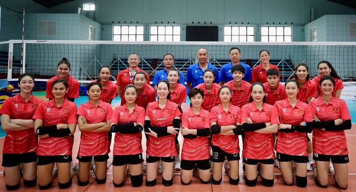 ベトナム女子バレーボール代表チームは、SEA Games 33の試合前の最終段階で専門的な準備に集中しています。写真:VTVBDLA