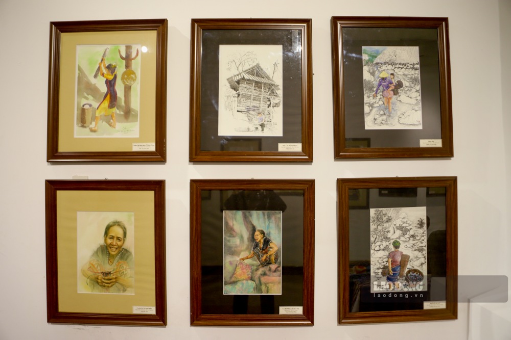 Trien lam trung bay gan 150 tac pham ky hoa ve kien truc, phong canh, sinh hoat doi thuong. Gioi thieu trinh dien nghe det Deng, dan lat may tre va cac trang phuc truyen thong Paco, Ta Oi, Pa Hy, Co Tu.