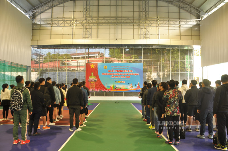 Dong dao van dong vien tham du giai the thao cua Cong doan Phuong Lao Cai. Anh: Dinh Dai