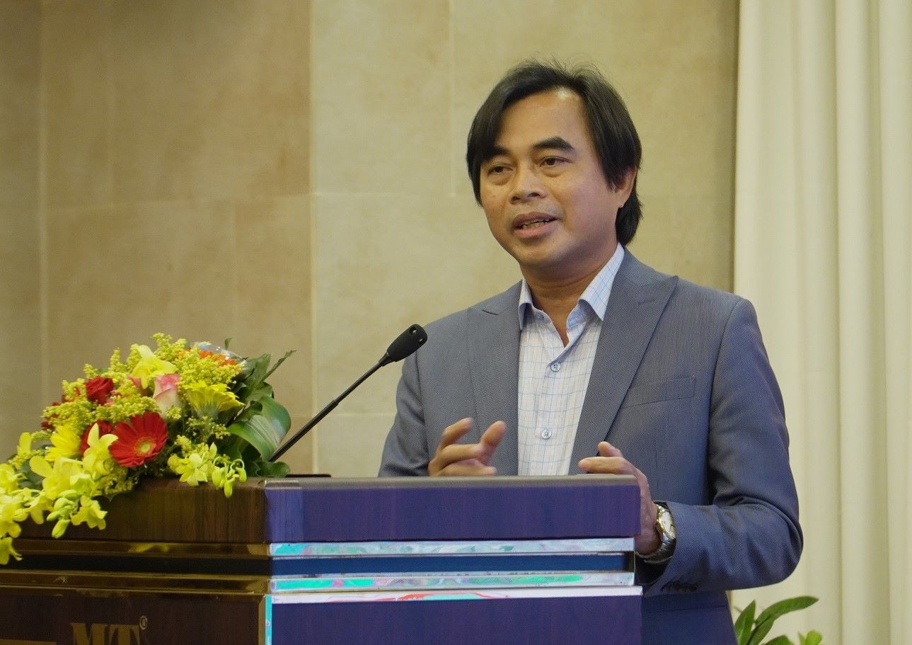 건축가 To Van Hung 다낭시 인민위원회 당위원회 부서기장은 토지 경매가 간부 예산 수입을 창출하지만 국민의 이익을 중심으로 해야 한다고 밝혔습니다. 사진: Vien Nguyen