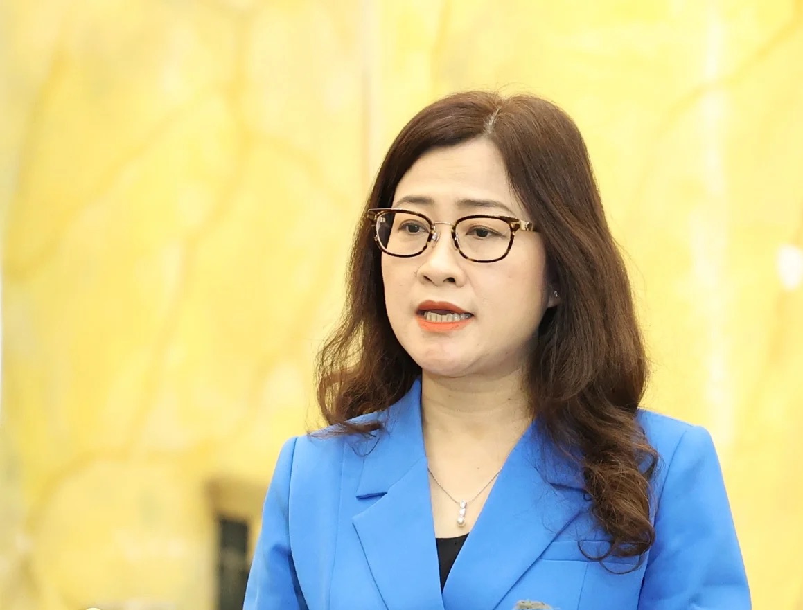 健康保険局長のチャン・ティ・チャン氏は、草案の提案によれば、健康保険基金の支出は5年間で約13兆7,760億VND増加すると推定され、平均して毎年、健康保険基金の支出は約2兆7,530億VND増加すると推定されていると述べた。写真: 保健省