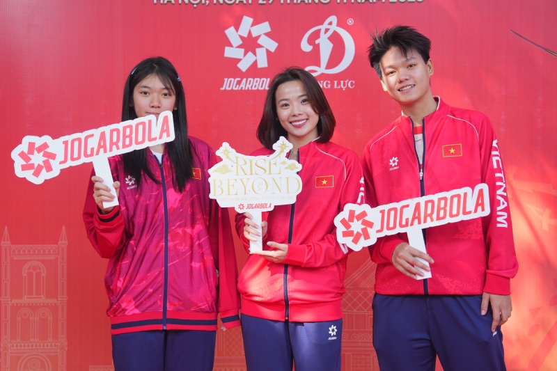 Trang phuc chinh thuc cua Doan the thao Viet Nam. Anh: DL