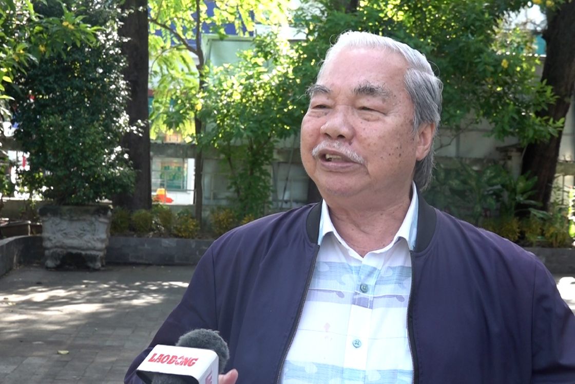 Nha nghien cuu van hoa, soan gia Nham Hung. Anh: Ta Quang