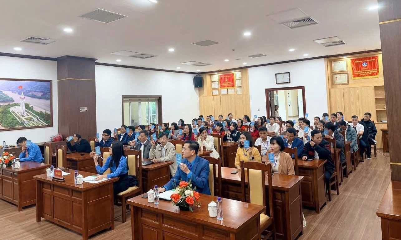 Toan canh dai hoi Cong doan co so Trung tam Ky thuat va Quan trac moi truong tinh Lao Cai. Anh: Cong doan Cam Duong