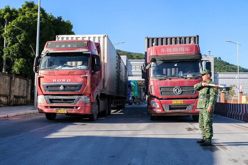 Lang Sonは2025年の輸出入で新たな記録を樹立する勢いに乗っています。写真:Ha Quan