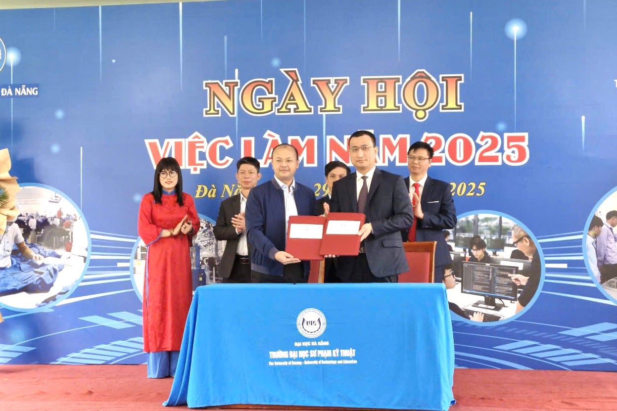 Ky ket hop tac giua cac don vi tai Ngay hoi viec lam nam 2025. Anh: Tran Thi