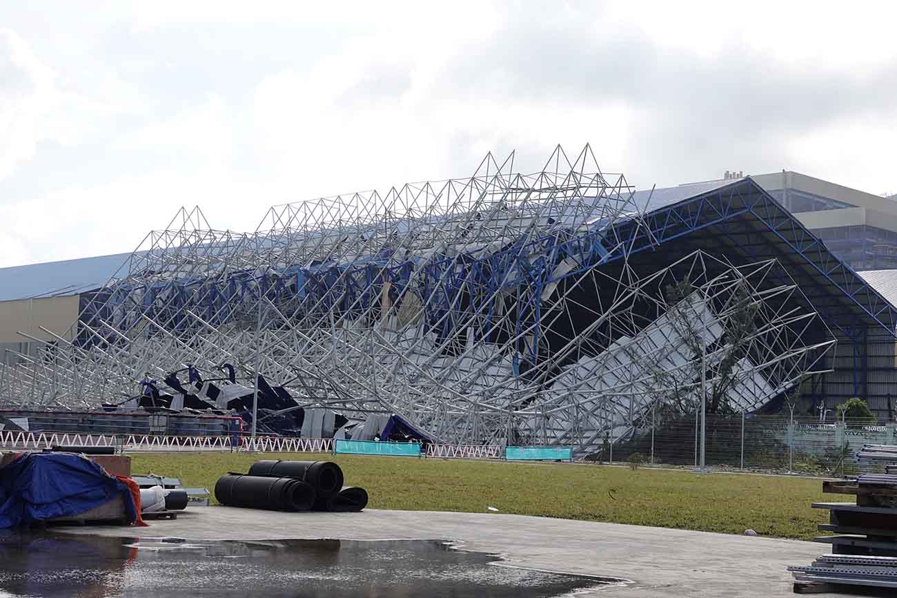 Khu chua than cua Nha may Nhiet dien Vung Ang 2 bi hu hong do bao so 10 gay ra. Anh: Tran Tuan.