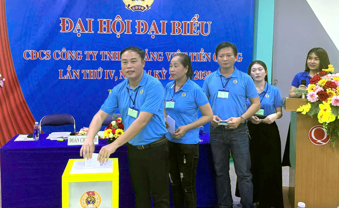 Thuc hien quyen bau cu tai Dai hoi. Anh: Thanh Mai