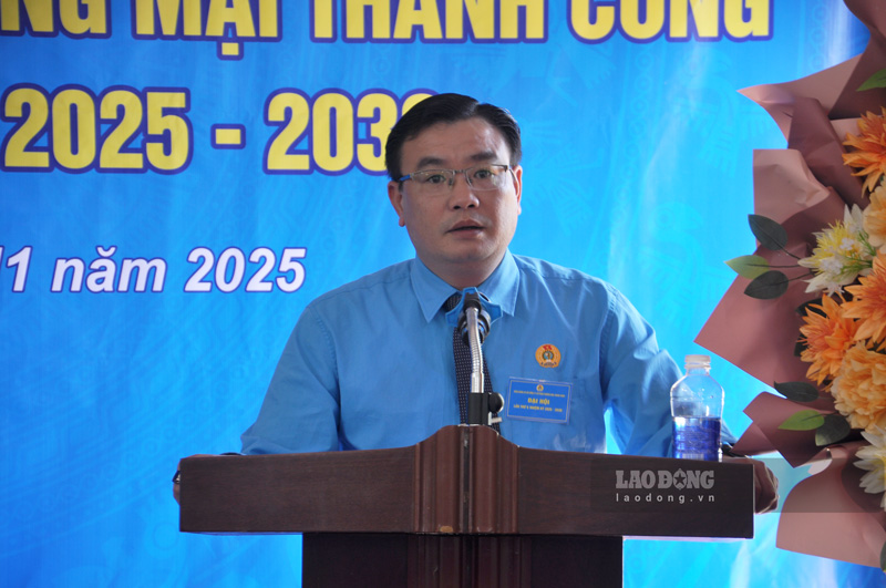 Chu tich Cong doan xa Bao Thang Nguyen Thanh Binh phat bieu tai dai hoi. Anh: Dinh Dai