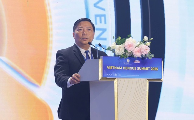 Associate Professor, Dr. Nguyen Vu Trung - Director of the Pasteur Institute of Ho Chi Minh City opened the Scientific Conference on dengue fever. Photo: Thu Thuy
