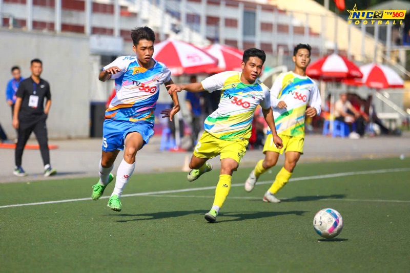 Hai doi cong hien mot tran chung ket hap dan. Anh: NUC