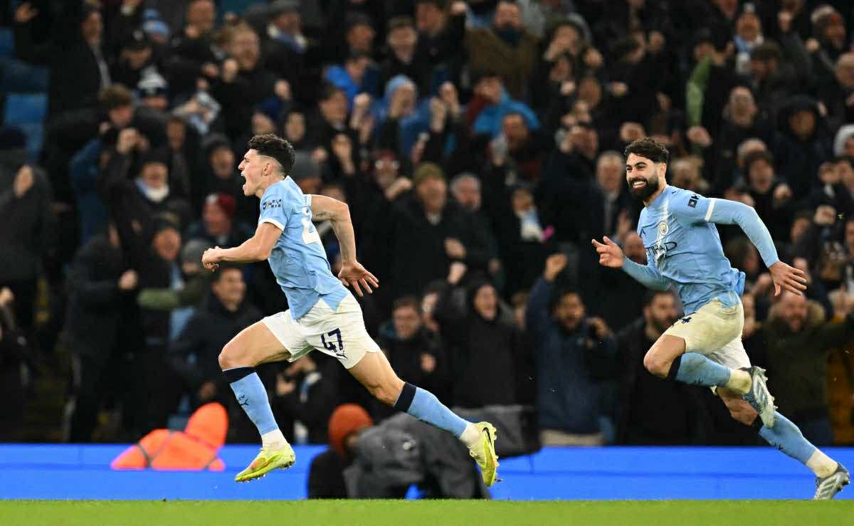 Phil Foden shined to help Man City win 3 important points. Photo: AFP