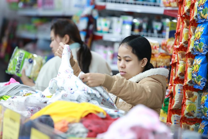 Workers expect the new personal income tax policy to reduce spending pressure. Photo: Hai Nguyen