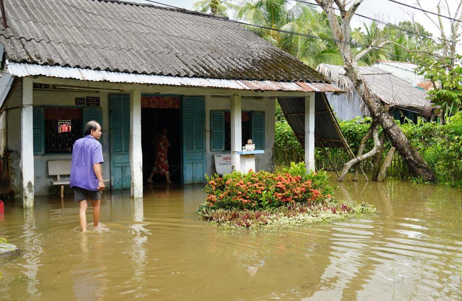Las fuertes lluvias combinadas con el aumento de la marea alta han inundado muchas zonas bajas de la ciudad de Can Tho. Foto: Phuong Anh