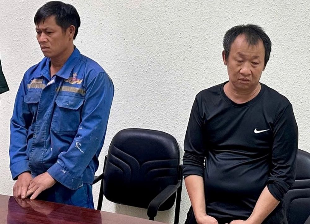 Hai thuyền trưởng bị đề nghị truy tố - Ảnh: Công an TPHCM

