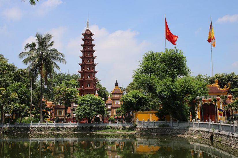 Vietnamese law clearly stipulates that everyone has the right to freedom of belief and religion, whether or not to follow any religion. Photo: Tran Vuong