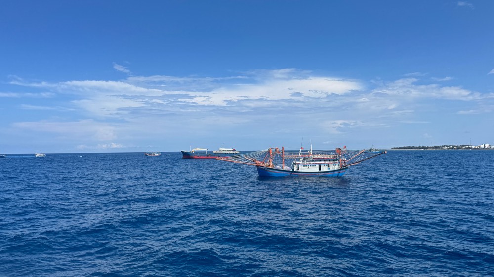 Cac tau ca khai thac hai san gan dao Phu Quy. Anh: Duy Tuan
