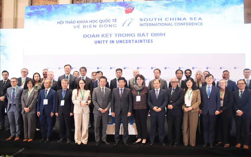 On the morning of November 3, the Diplomatic Academy opened the 17th international scientific conference on the East Sea with the theme of Solidarity in Uncertainty in Da Nang City. Photo: Thu Giang