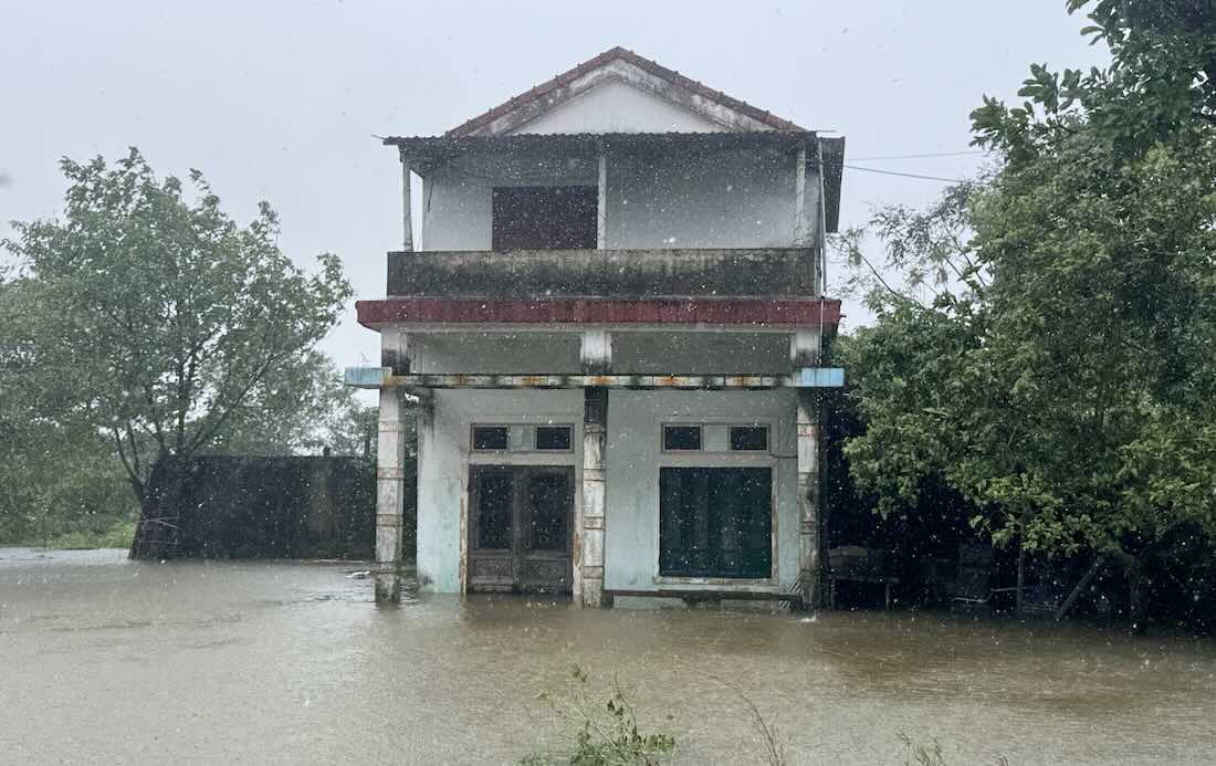 Nhieu nha dan bi ngap. Anh: Cong Sang