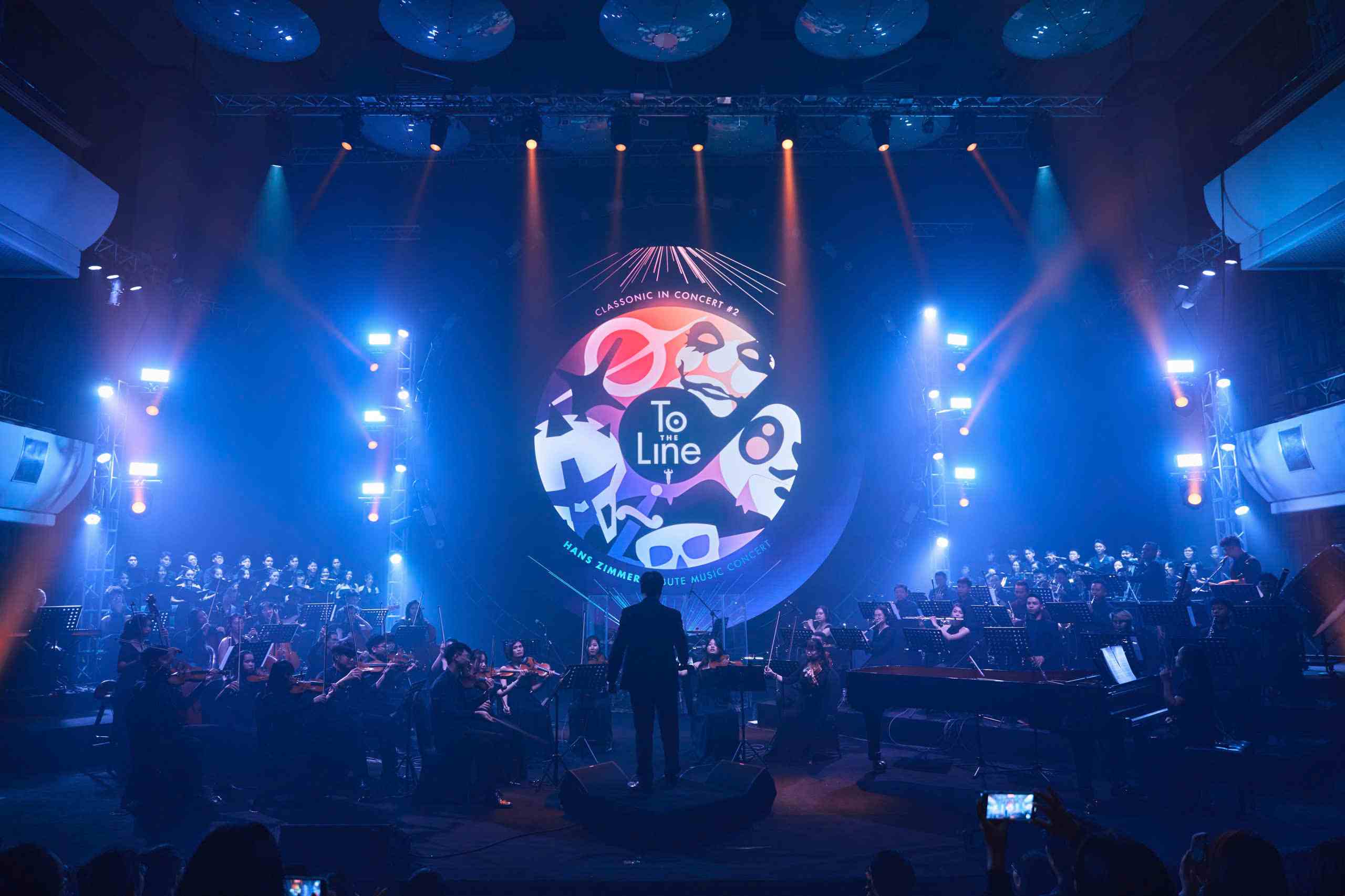 Dem nhac Classonic in Concert voi chu de To The Line dem den khong gian am nhac dien anh man nhan cho khan gia. Anh: Ban To chuc