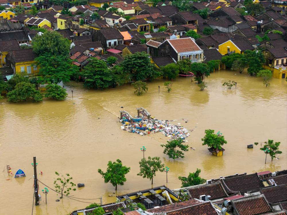 Cau An Hoi van chim trong bien nuoc. Anh: Thanh Chuong