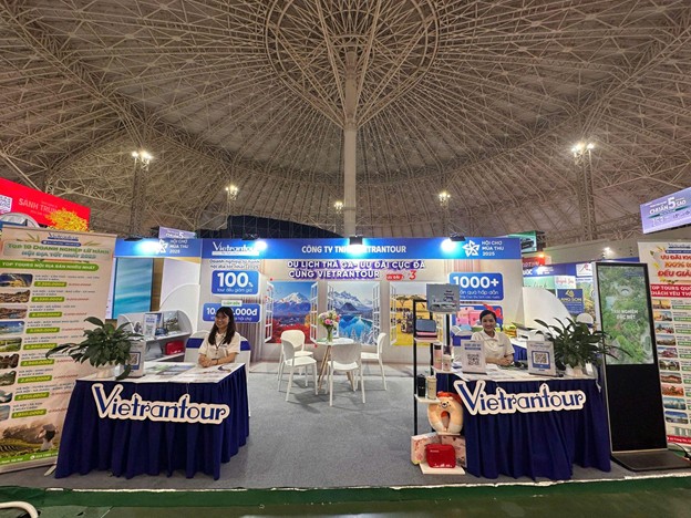 Gian hang Vietrantour tai Hoi cho Mua thu 2025. Anh: Vietrantour