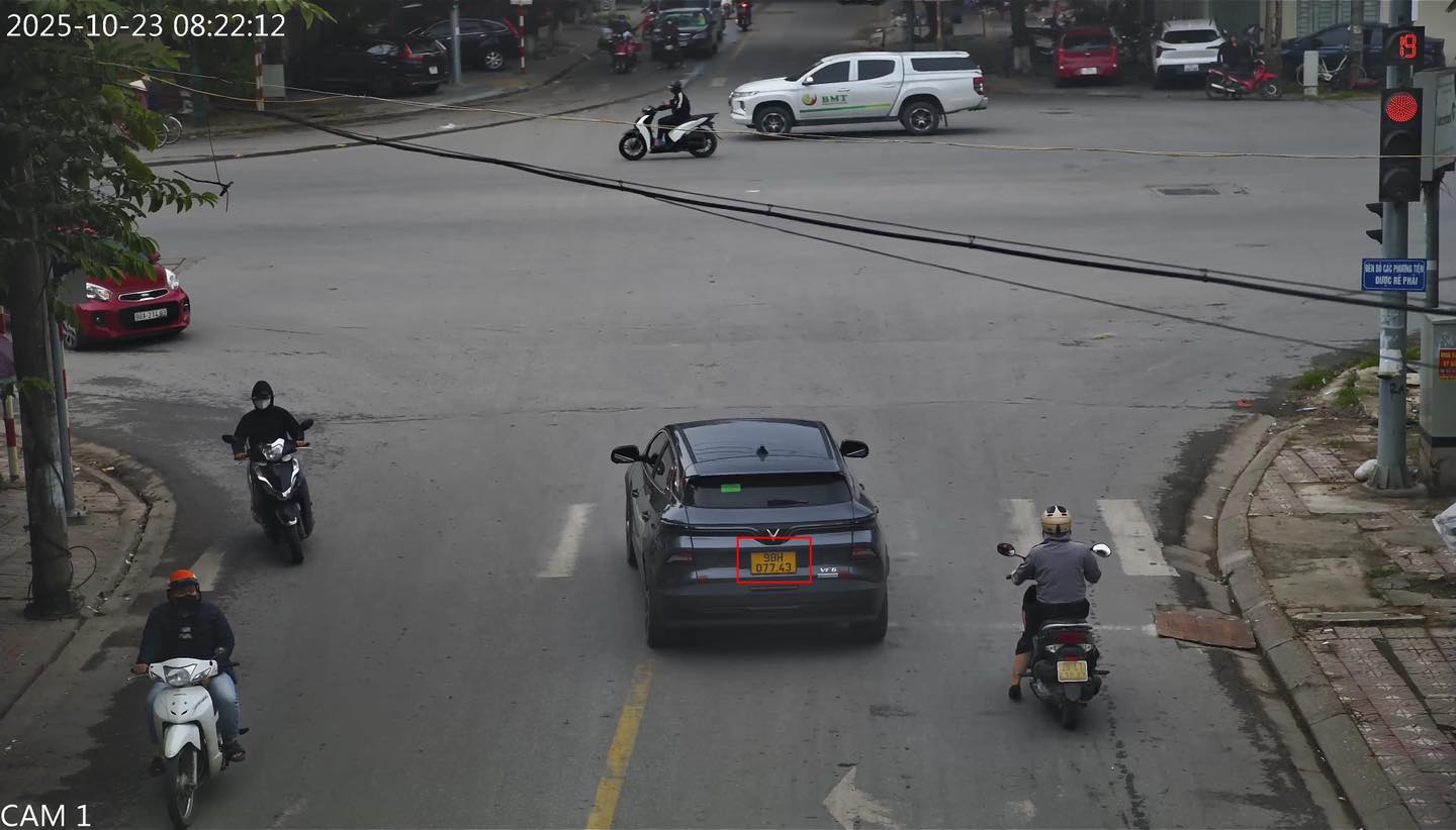 El propietario del vehiculo multado en Bac Ninh. Foto: Policia Provincial de Bac Ninh