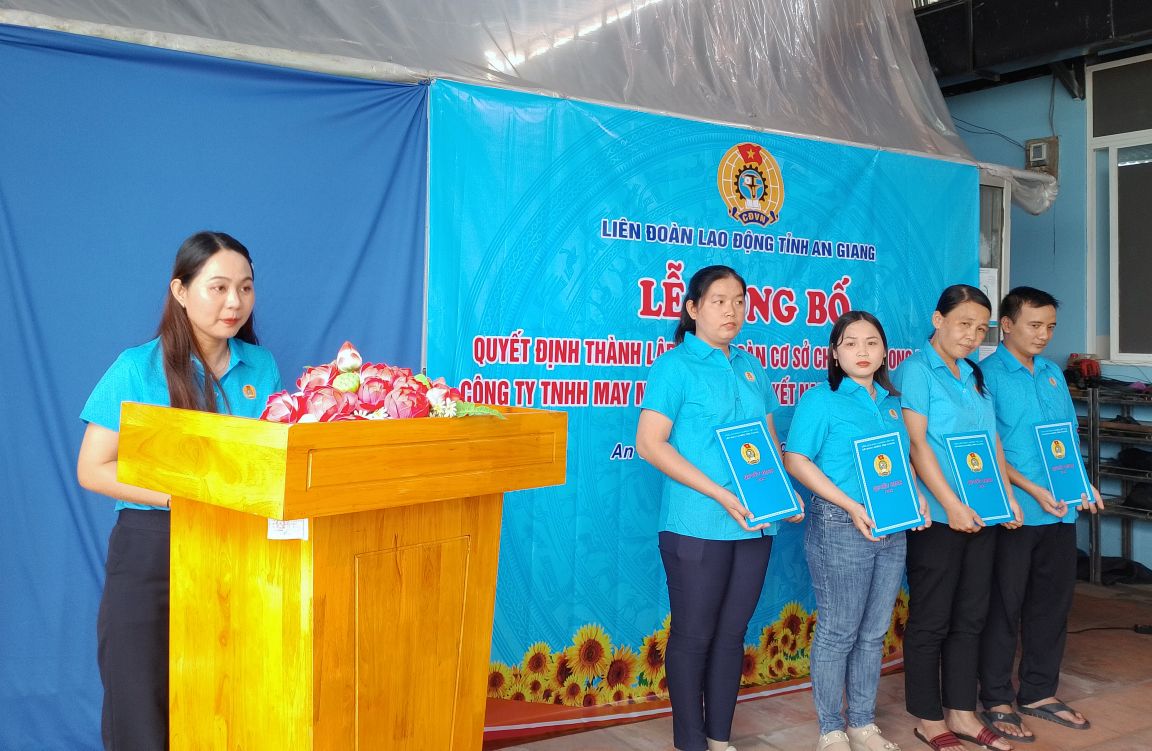 Dai dien Ban chap hanh phat bieu hua hen. Anh: Lam Dien