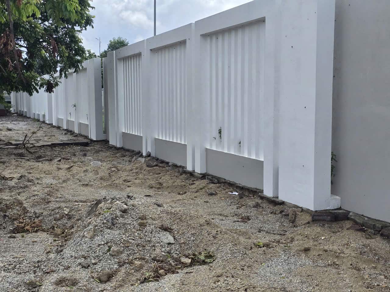 Phan via he ben ngoai cung dang duoc gap rut hoan thien. Anh: Nguyen Truong