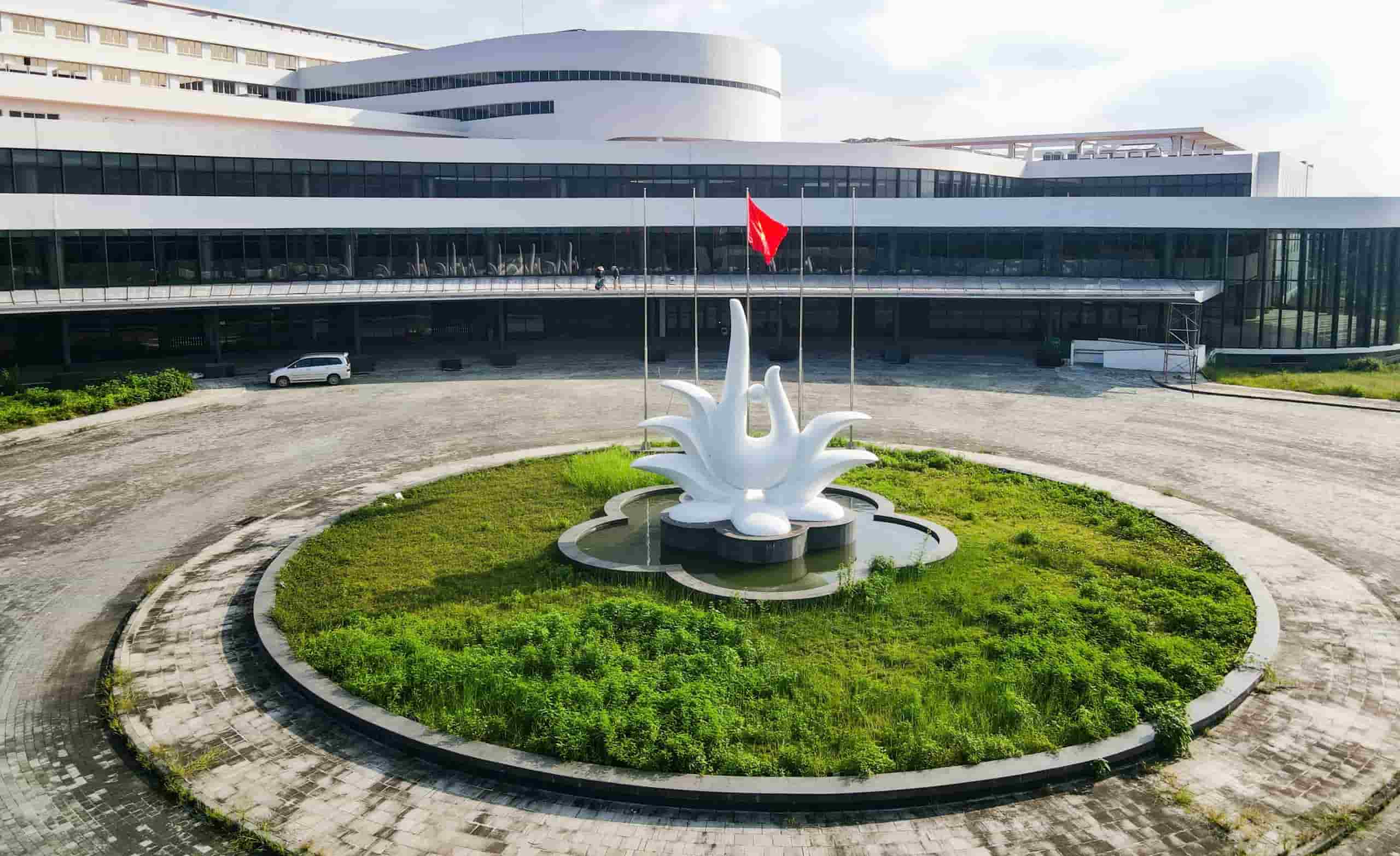 Currently, the construction progress of Bach Mai Hospital, Facility 2 in Ninh Binh has been completed over 98% of the volume. Photo: Nguyen Truong