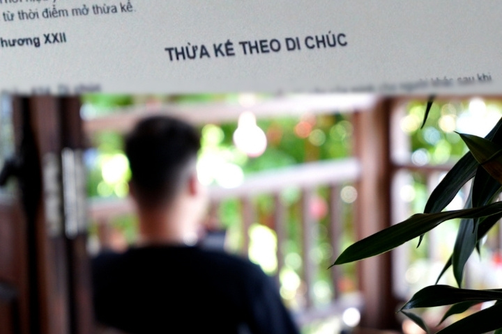 Experts warn of psychological consequences of parents sharing heritage with favor