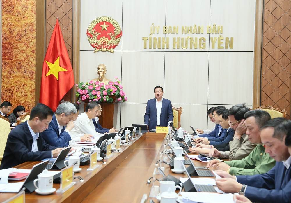 Chu tich UBND tinh phat bieu tai cuoc hop. Anh: Cong TTDT tinh Hung Yen