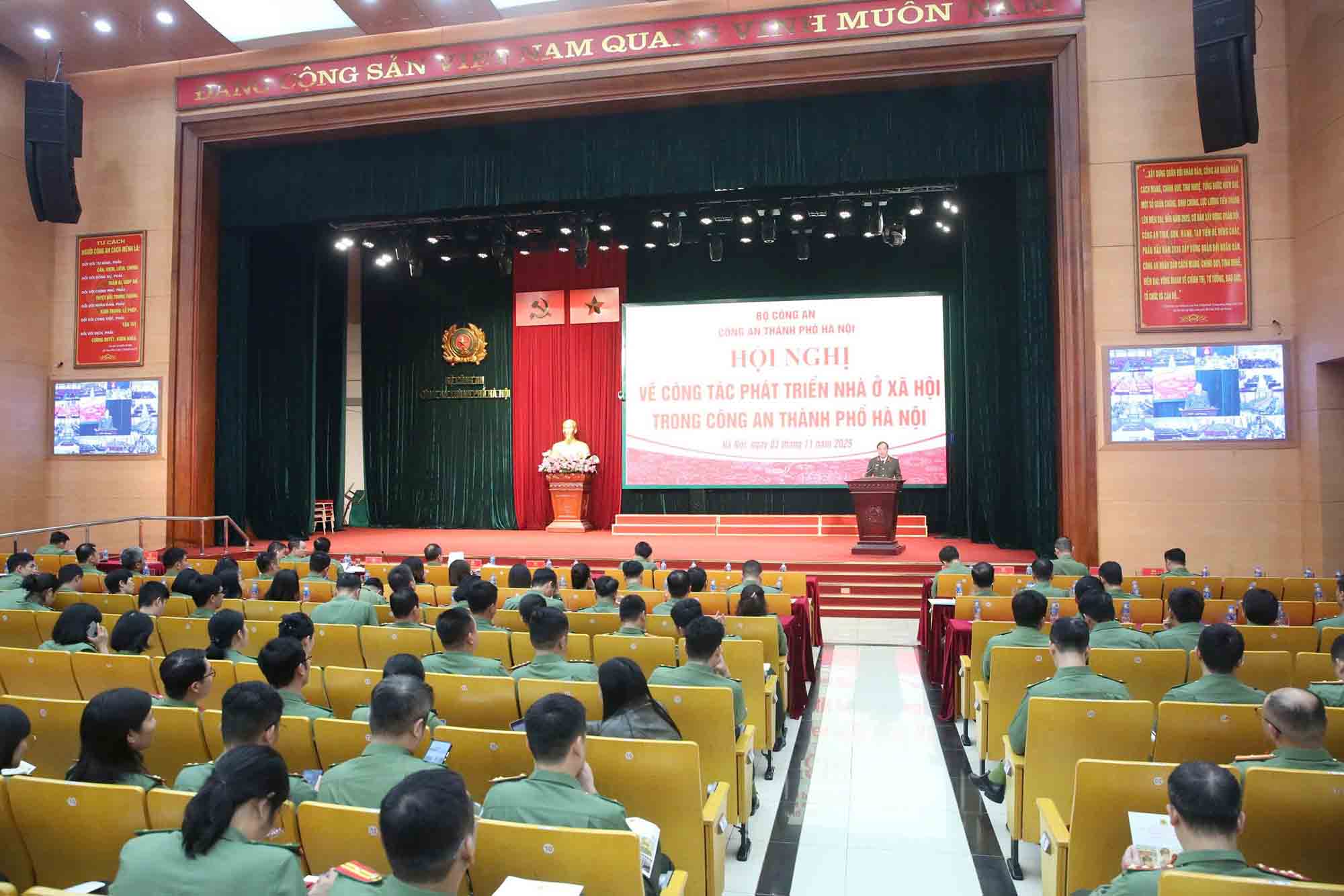 Toan canh Hoi nghi. Anh: Ngoc Bich 