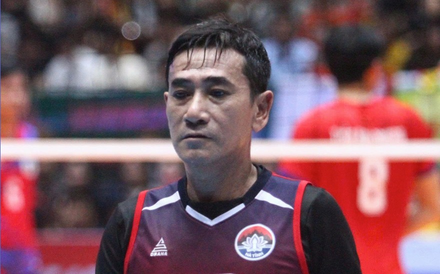 Libero Le Van Lam thi dau giai bong chuyen hang A quoc gia o tuoi 51. Anh: BCVN