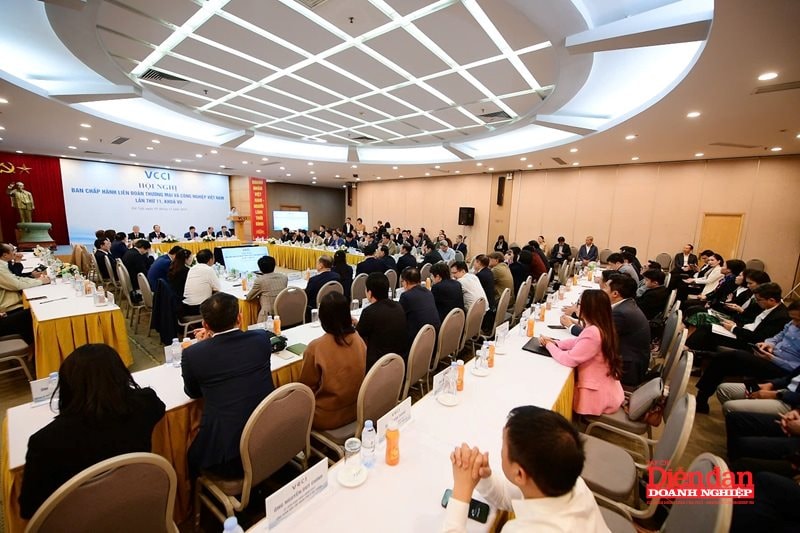 Chieu 03/11 Ban Thuong truc VCCI to chuc Hoi nghi Ban Chap hanh VCCI lan thu 11, khoa VII nhiem ky 2021-2026 nham kien toan chuc danh Chu tich VCCI nhiem ky 2021-2026