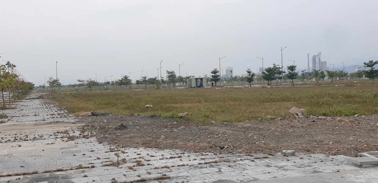 Mot du an khu do thi nam ven vinh Cua Luc, thuoc xa Thong Nhat. Anh: Nguyen Hung