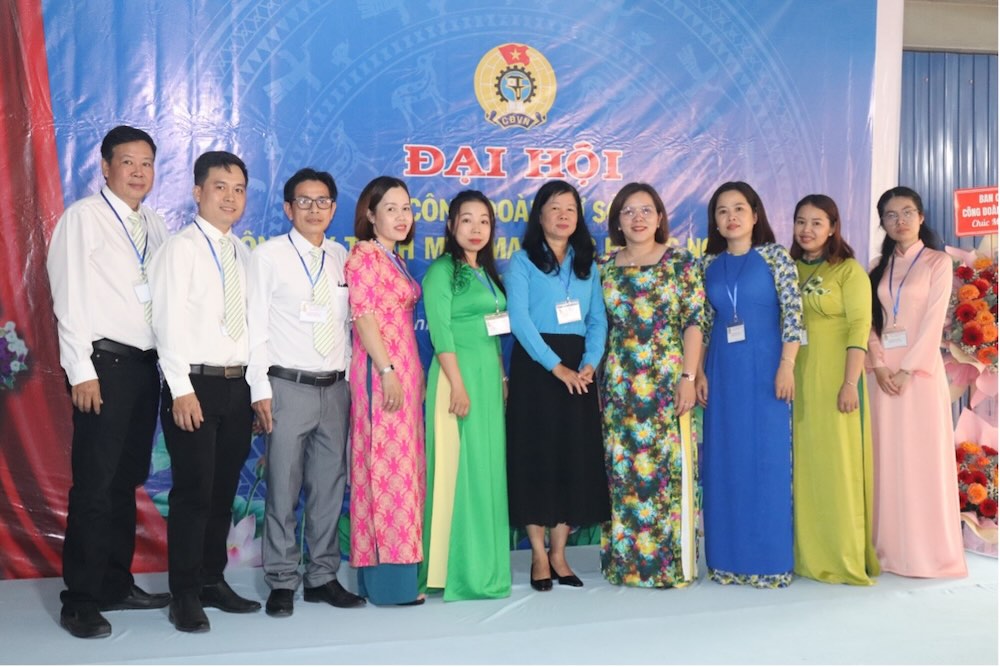 Ban Chap hanh CDCS nhiem ky 2025–2030 ra mat Dai hoi. Anh: Luu Hung. 