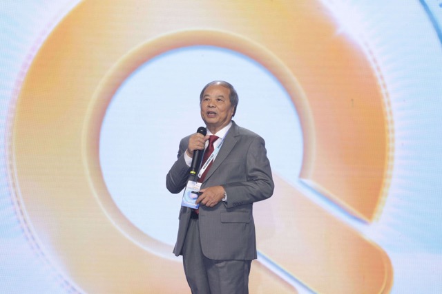 Prof. Dr. Vu Sinh Nam - Senior Advisor on Dengue Dengue Dengue Detoxification at the National Institute of Hygiene and Epidemiology, General Secretary of the Vietnam Preventive Medicine Association shared at the conference. Photo: DVCC