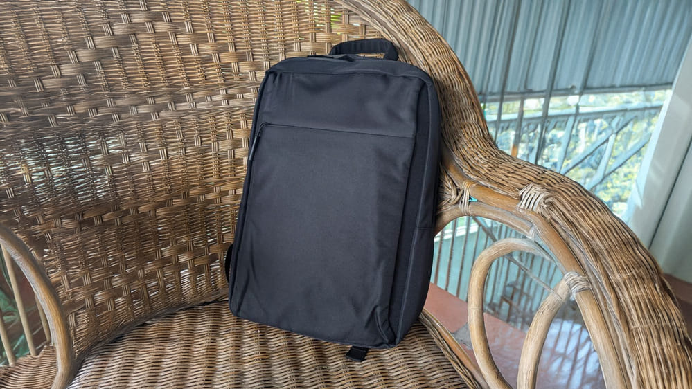 Choosing the right and quality laptop bag or backpack will help preserve the device better. Photo: Tuan Dat