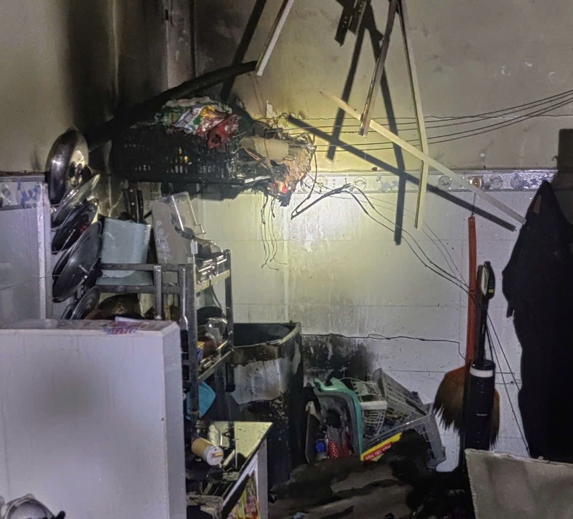 Mot khu vuc bi chay trong nha dan. Anh: Pham Duy 