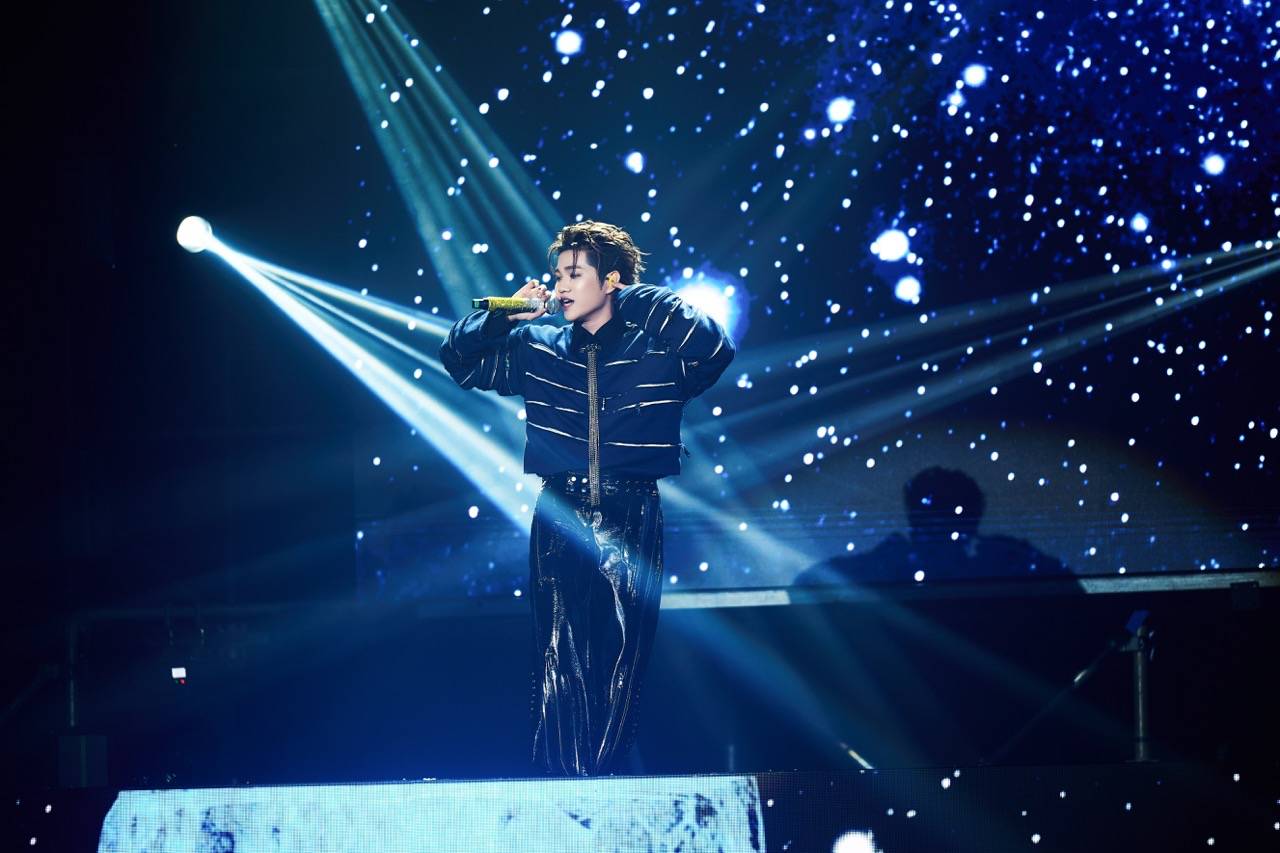 CAPTAIN BOY trinh dien loat ca khuc. Anh: Nghe si cung cap.