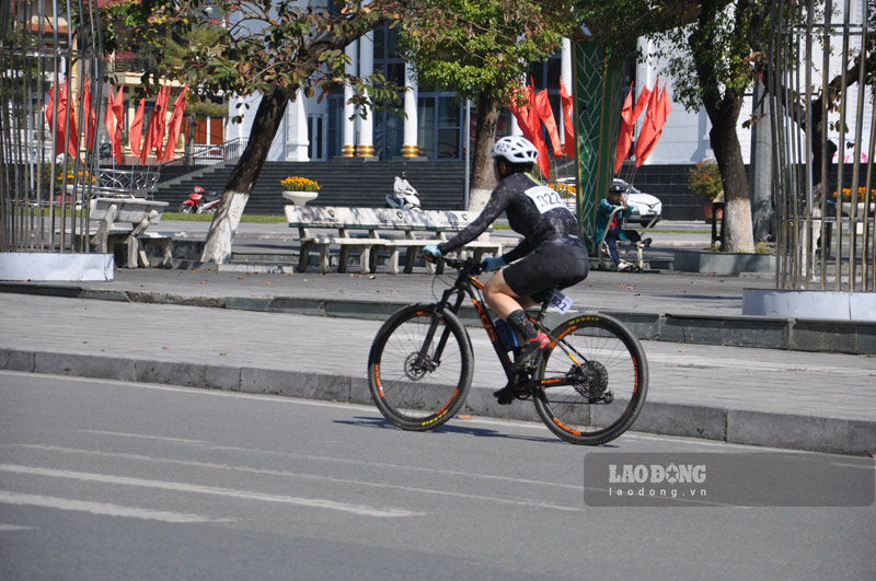 Thong qua giai dua gop phan quang ba hinh anh Lao Cai den voi du khach trong va ngoai nuoc. Anh: Dinh Dai