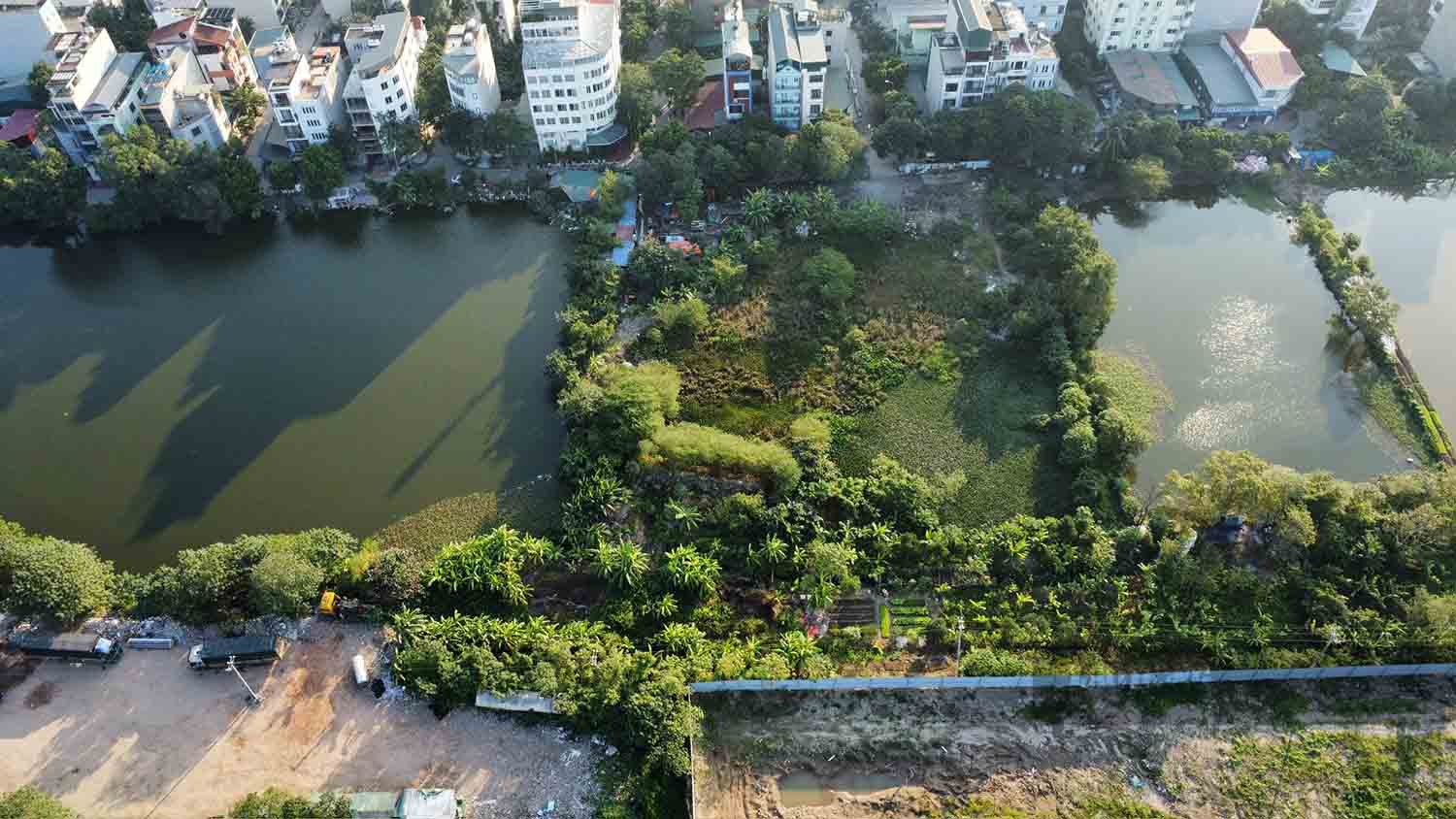 Hien trang khu dat la ao, dam nuoi trong thuy san co nguon goc dat nong nghiep. Anh: Viet Bac.