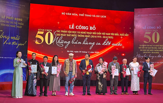 12 tac pham am nhac duoc trao giai. Anh: Quynh An