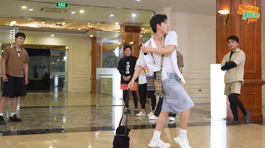 Đỗ Nhật Hoàng, Steven Nguyễn và HIEUTHUHAI tung chiêu để giành vai trong “2 ngày 1 đêm“. Ảnh: Nhà sản xuất. 