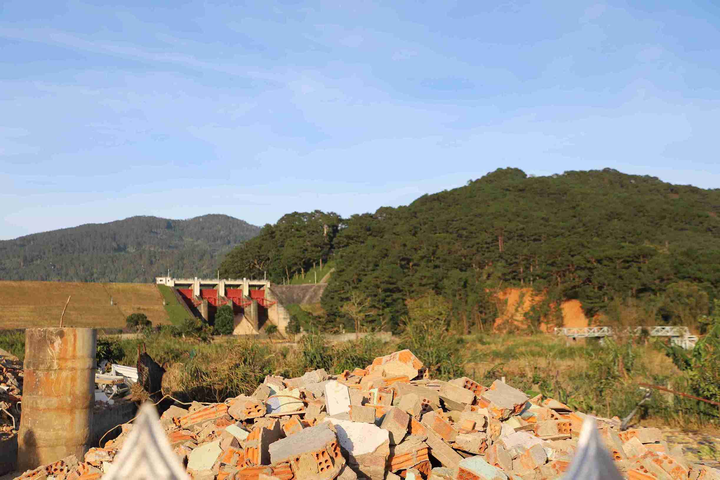 Sau lu, can nha cap 4 cua gia dinh ong 